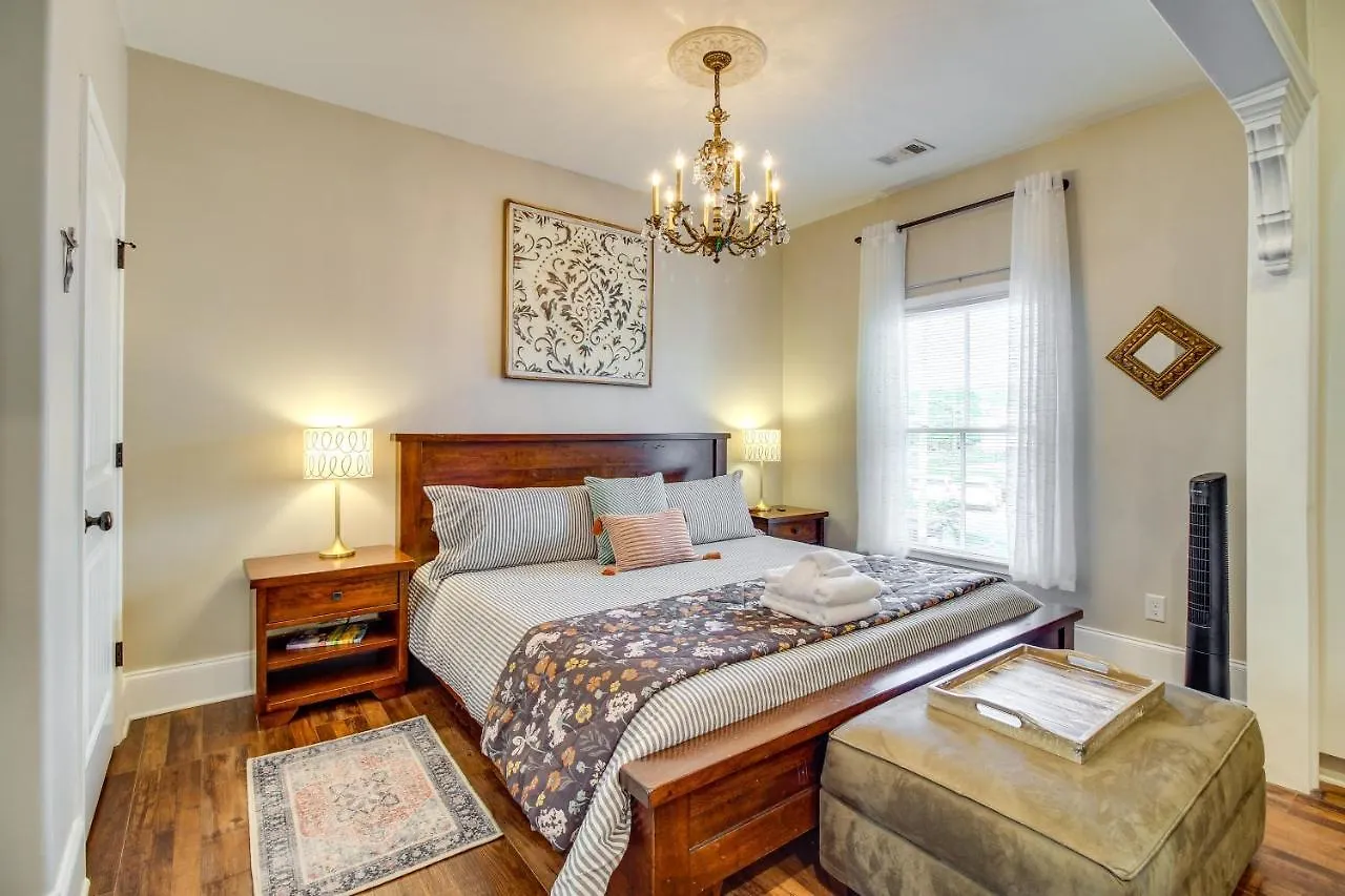 Cozy Savannah Vacation Rental With Fenced Courtyard! 0*,  美国