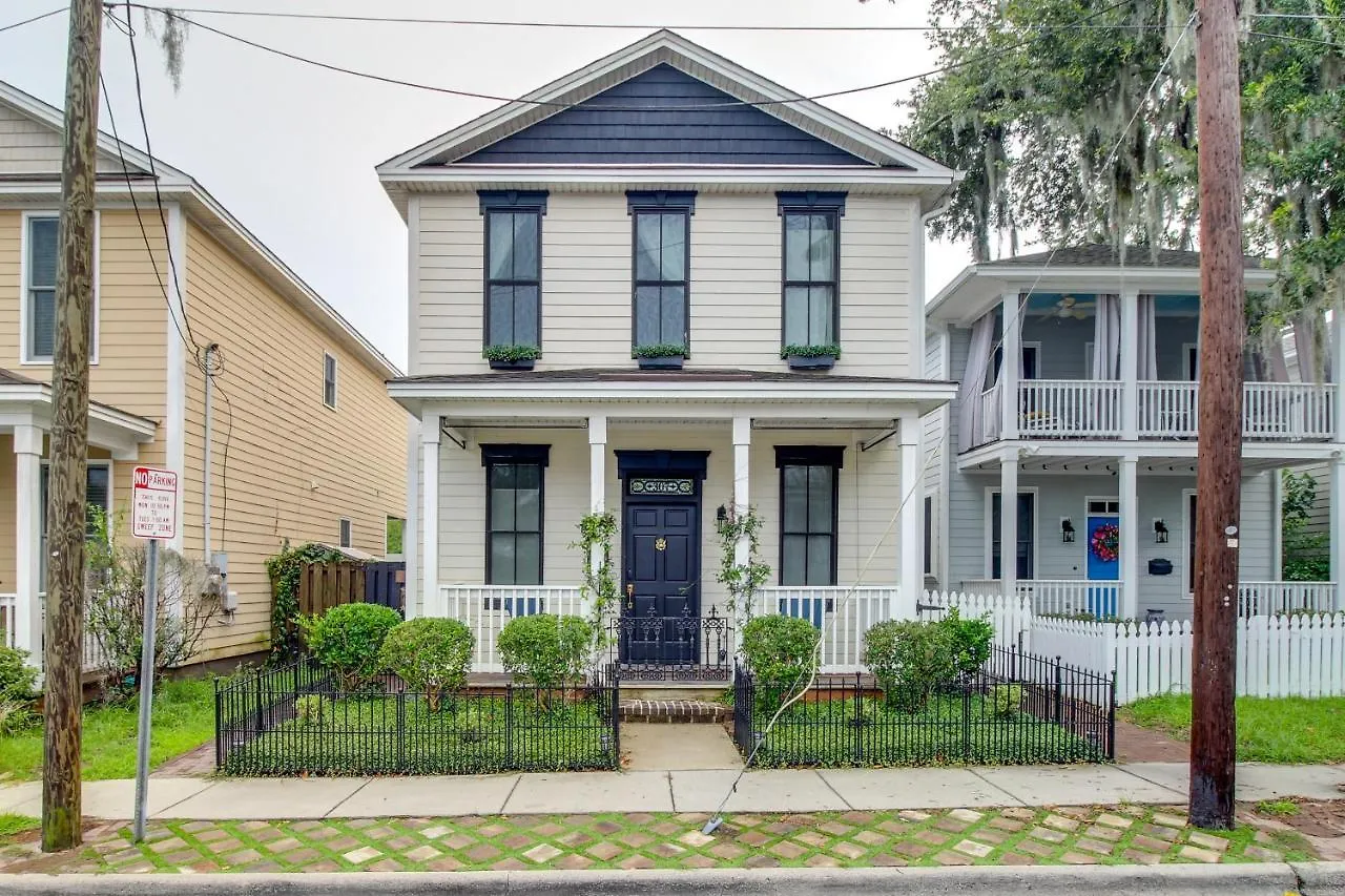 Cozy Savannah Vacation Rental With Fenced Courtyard! 美国